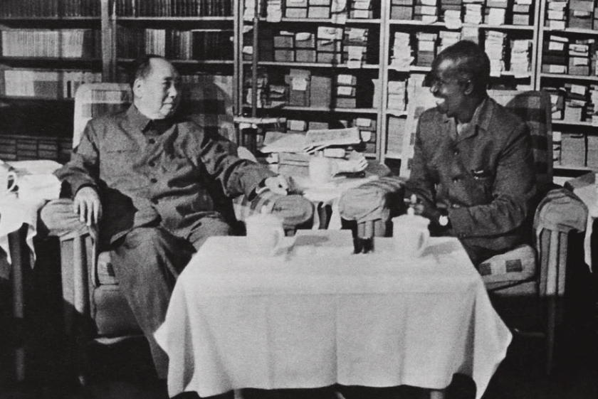 毛泽东关于“三个世界”划分的历史背景和基本内涵是什么？